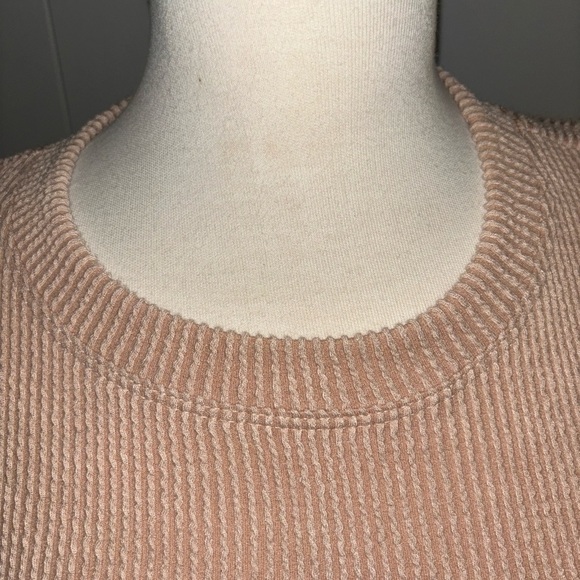 “MM MM MM” LG. PULL OVER TOP PEACH RIBBED DESIGN CAP SLEEVES USA “JUNIORS” NWT - Picture 5 of 13